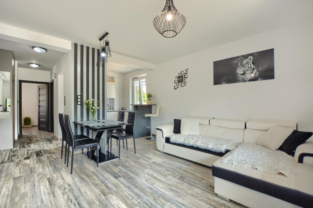 Apartament Glamour Ustrzyki Dolne Exteriör bild