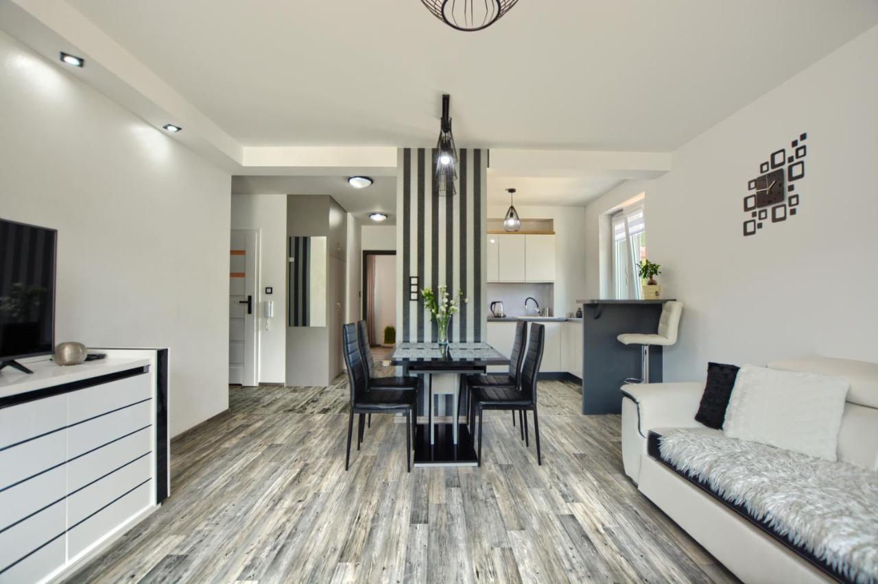 Apartament Glamour Ustrzyki Dolne Exteriör bild